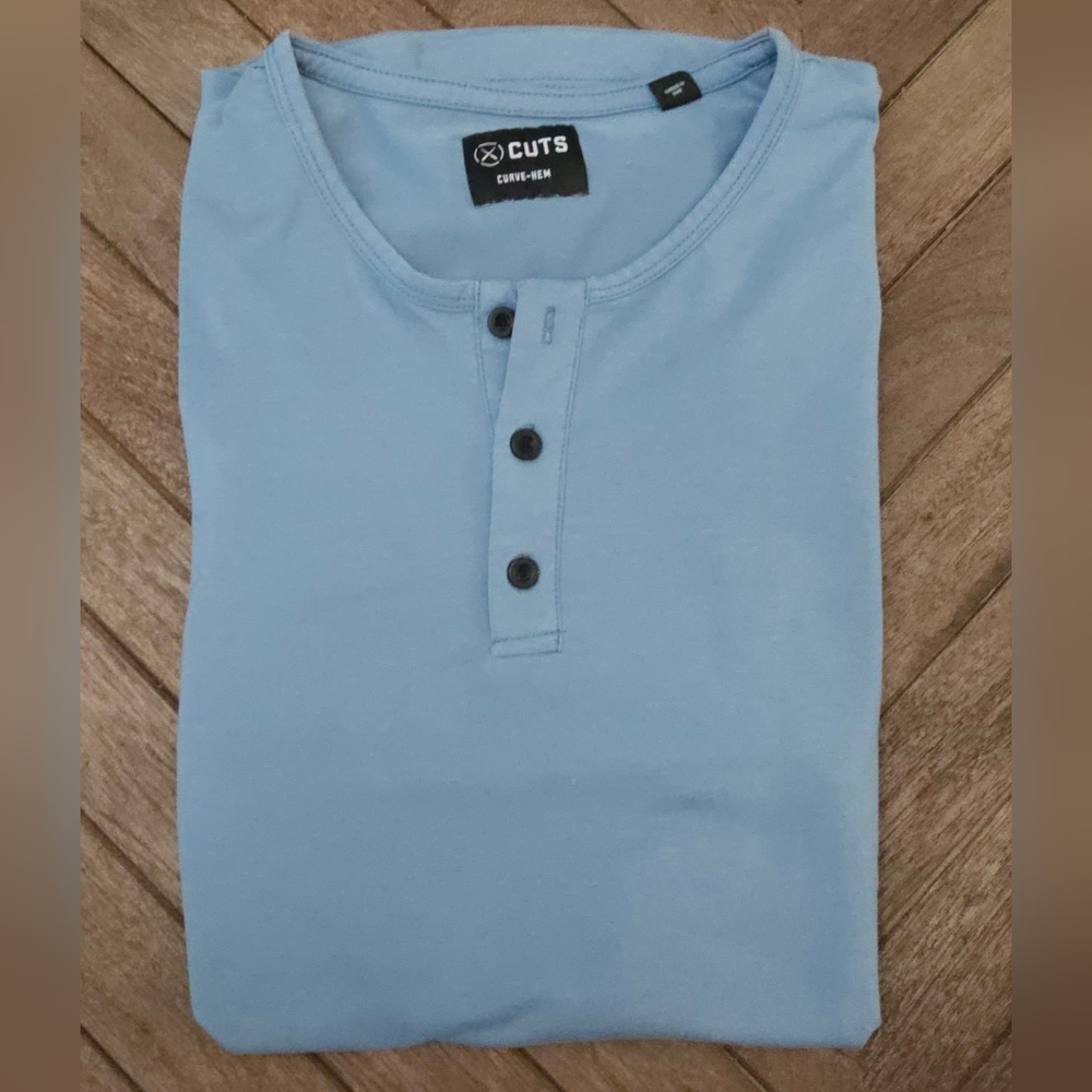Cuts Clothing AO Henley Curve Hem -River